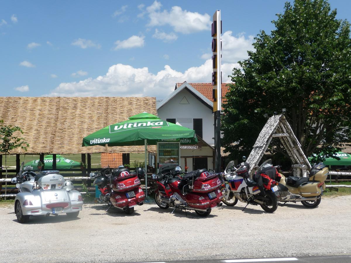 פלוזינה Motel Zaborje מראה חיצוני תמונה
