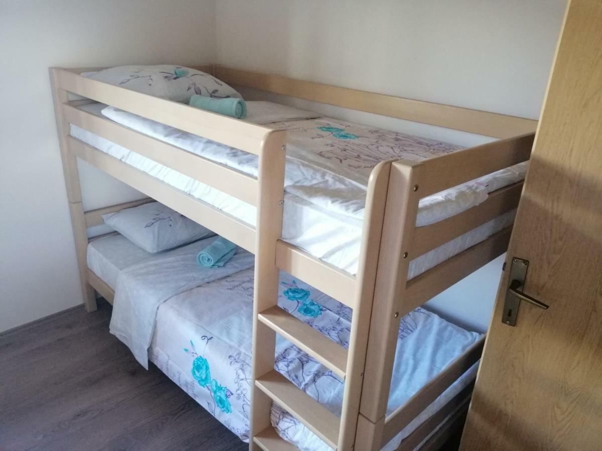 פלוזינה Motel Zaborje מראה חיצוני תמונה